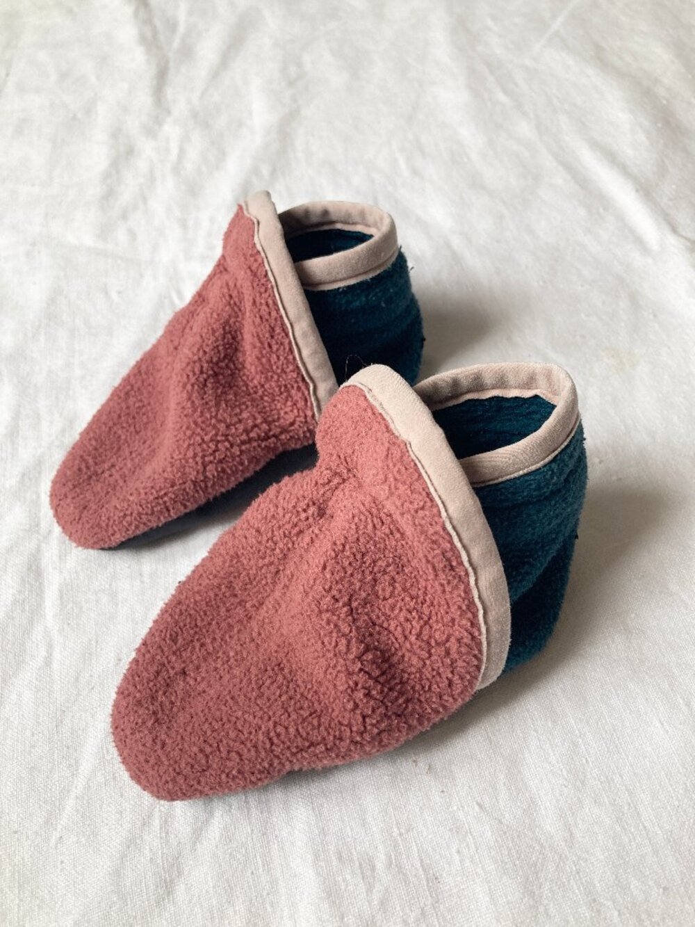 Patagonia 3-6 Months Baby Synchilla Fleece Booties Pink Green Fall Winter